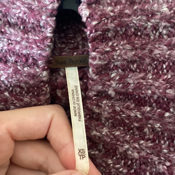 Free People Maroon/purple cropped baggy cable knit sweater - Picture 3 of 3